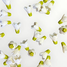 Flower MOP Bead, 10mm x 13mm, M4703