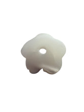 8mm white flower Mother of Pearl, SKU#M4604