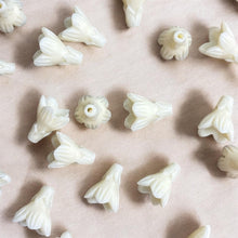 Flower MOP Bead, 10mm x 12mm, M4705
