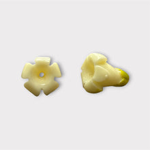 Flower MOP Bead, 13mm x 15mm, M4702