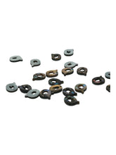 Mother Of Pearl Initials Pendants “Q”