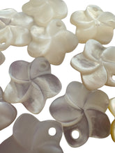 10mm white Mother Of Pearl Flower, SKU#M3j92