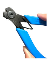 Hard Wire Cutter With Wite Retainer