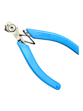 Hard Wire Cutter With Wite Retainer