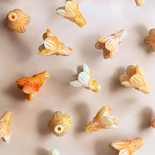 Flower MOP Bead, 10mm x 12mm, M4705