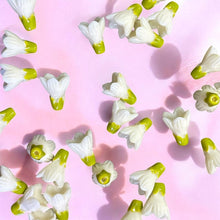 Flower MOP Bead, 10mm x 13mm, M4703