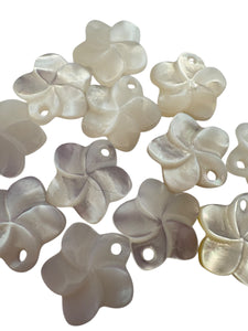 10mm white Mother Of Pearl Flower, SKU#M3j92