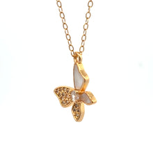 Butterfly Charm, Pearl, Gold Plated, M4426
