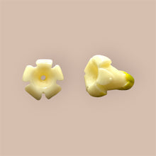 Flower MOP Bead, 13mm x 15mm, M4702