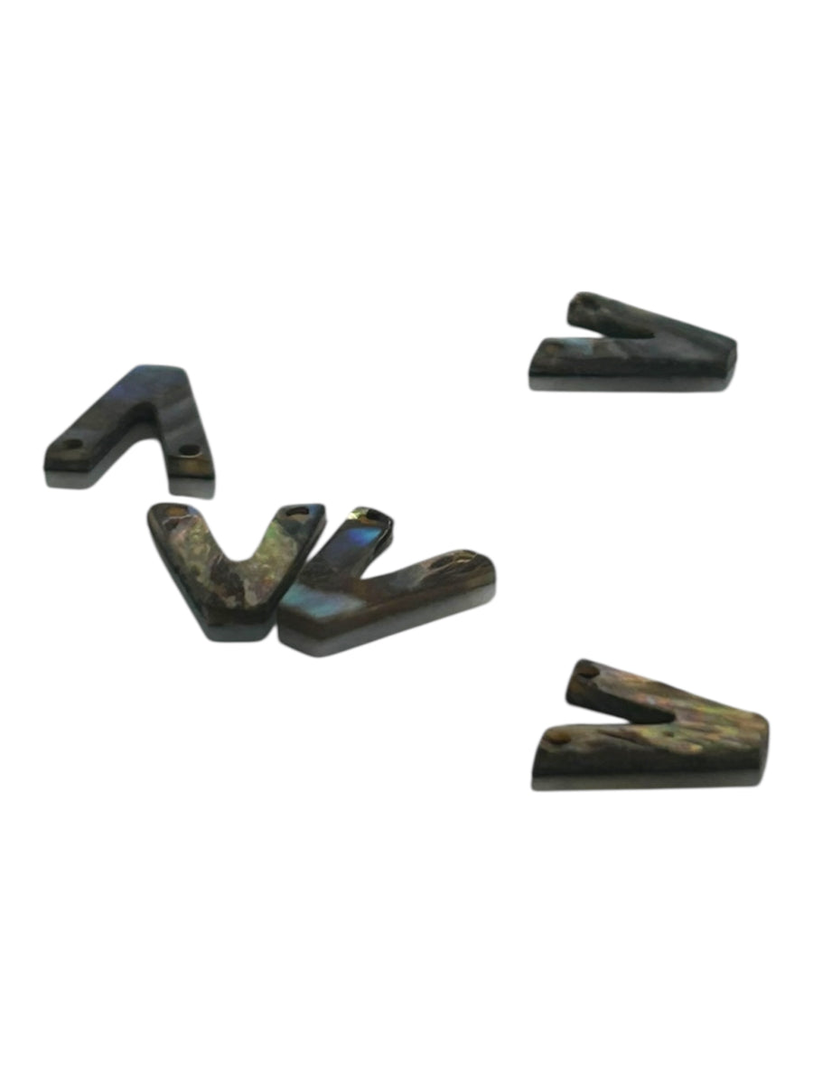 Abalone MOP letter pendant “V” – Aloha Pearls & Schwartz