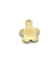 Stunning off white flower charm, SKU#M3102