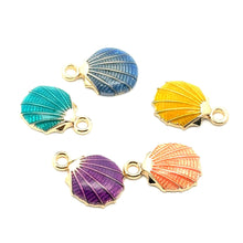 Colored gold plated sea shell, M3090