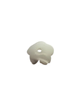 8mm white flower Mother of Pearl, SKU#M4604