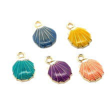 Colored gold plated sea shell, M3090