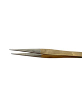 Tweezers
