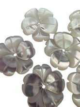 White Flower Mother Of Pearl, SKU#M4651