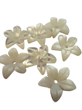 White Flower Mother Of Pearl, SKU#M4628