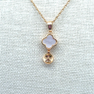 Clover With Pearl Cup Pendant, Pearl Gold Plated, M4415