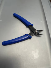 Sidecut Plier