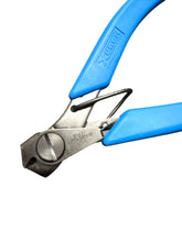 Hard Wire Cutter With Wite Retainer