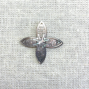 Carved Mother Of Pearl Flower, M3772