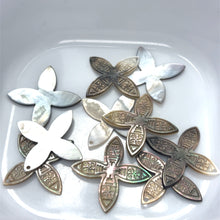 Carved Mother Of Pearl Flower, M3772