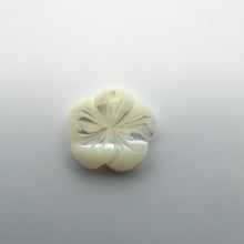 White Flower MOP, sku# M3994