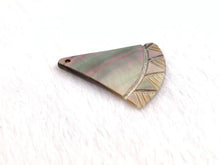 Mother of Pearl Charm Sku#M2340