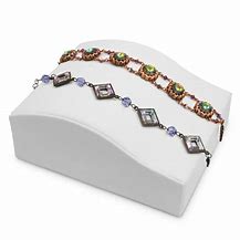 Contour Bracelet Display