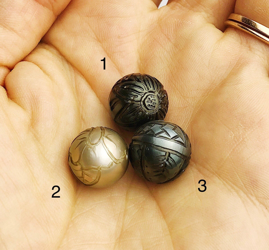 Carved Tattoo Tahitian Pearl 13mm (309)
