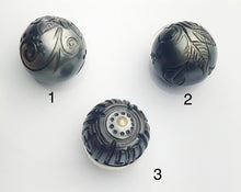 Carved Tattoo Tahitian Pearl 14-15mm (307)