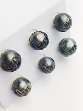 Carved Hawaiian Shaka Tattoo Tahitian Pearl 12-13mm (670)
