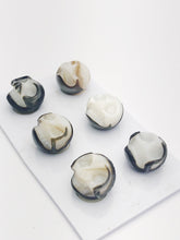 Carved Skull with Flower Tahitian Pearl 13mm (758)
