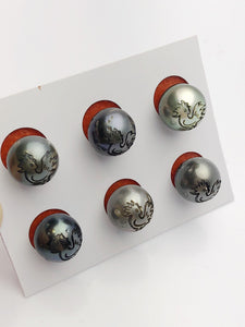 Carved Rooster - Chinese Astrology Sign Tattoo Tahitian Pearl 12mm (739)
