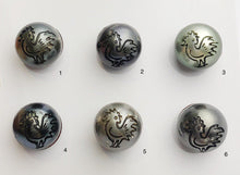 Carved Rooster - Chinese Astrology Sign Tattoo Tahitian Pearl 12mm (739)