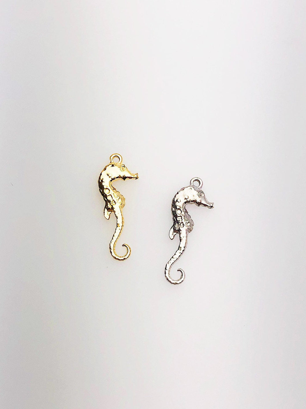 14K Solid Gold Seahorse Charm w/ Ring, 5.7x15.4mm, Made in USA (L-7)