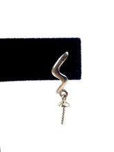 Beautiful silver lightening strike earring, Sku # SE19