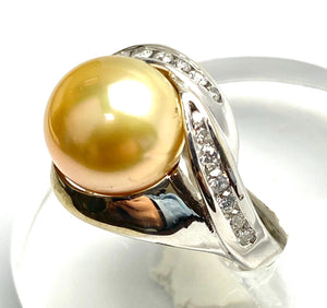 14k white gold w/ south sea pearl, 0.45 carat diamond