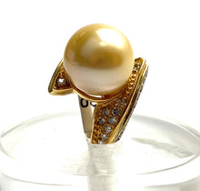 14K solid gold, south sea pearl ring W/ 0.66 carat diamonds