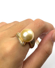 14K solid gold, south sea pearl ring W/ 0.66 carat diamonds
