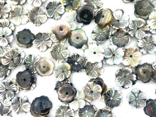 Mother Of Pearls Flower Beads, Sku#M20