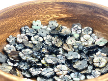 Mother Of Pearl Black Flower, Sku#M21