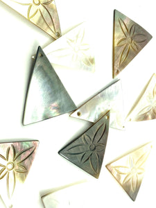 Mother Of Pearl Triangle with Flower Shell, Sku#M325