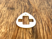 Mother Of Pearl Cross Shell, Sku#M318