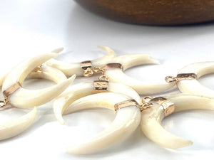 Natural White Shell Mother of Pearl Shell Pendants, Gold Plated On Zinc Alloy, Crescent Moon/Double Horn, Sku#M334