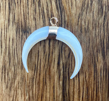 Natural White Shell Mother of Pearl Shell Pendants, Gold Plated On Zinc Alloy, Crescent Moon/Double Horn, Sku#M334