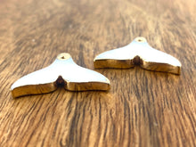 Natural White Shell Mother of Pearl Shell Pendants, Gold Plated On Zinc Alloy, Whale Tail, Sku#M303