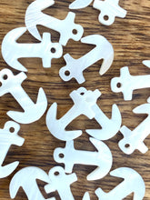 Mother Of Pearl White Anchor Shell, Sku#M405