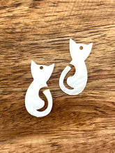 Mother Of Pearl Cat Shell, Sku#M379
