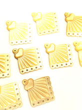 Mother Of Pearl Fan w/Heart Sku#M252